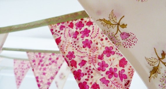 Bunting banner : Liberty of London Pretty blooms Gorgeous for weddings & celebrations Over 8 ft long (excl. ties) 12 flags READY TO SHIP Il_570xn
