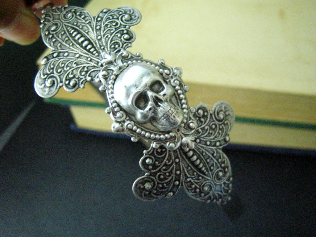 Fleur des Faucheuse--Vintage style Fleur de lis gothic silver brass headband