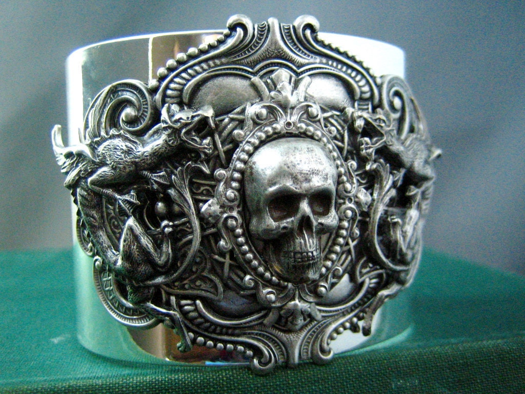 Lucifer--- 2 INCH Vintage sterling silver plated brass ornate sturdy filigree skull cameo double dragon gothic cuff/bangle B496