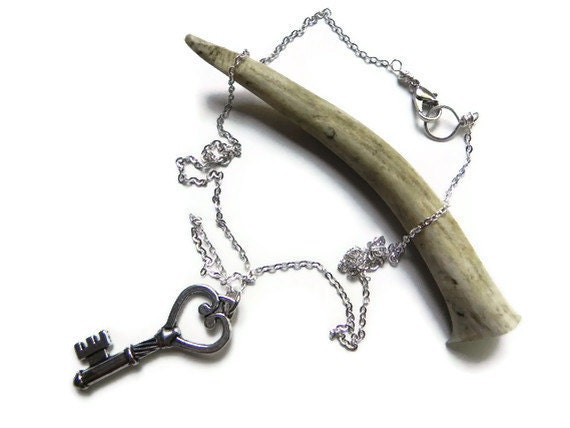 key pendant necklace, skeleton key pendant necklace, heart key necklace, vintage style key necklace, antique style key necklace, key jewelry