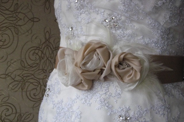 Bridal dress sash, corsage, ribbon, belt, 3 flowers, Ivory, Beige, Cream, Feathers