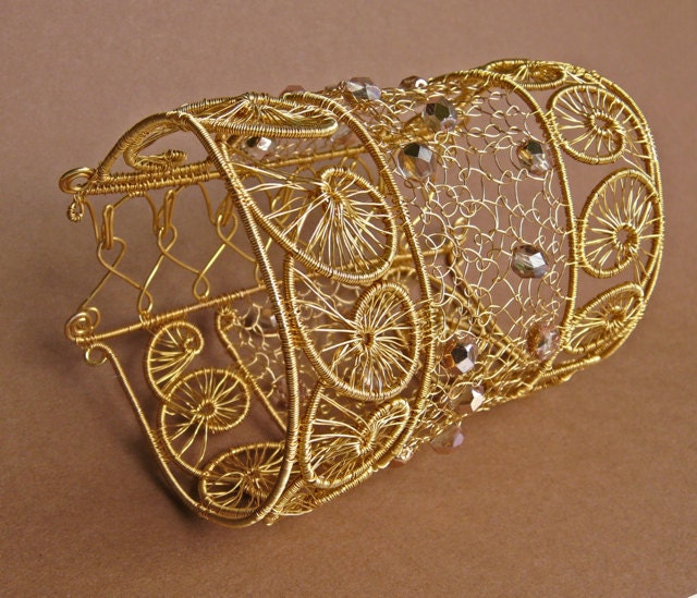 Greek arabesques bracelet wire woven