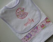 Personalized baby bib and matching burp cloth - Owls