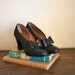 vintage 40s shoes - RED CROSS black bow pumps / 7