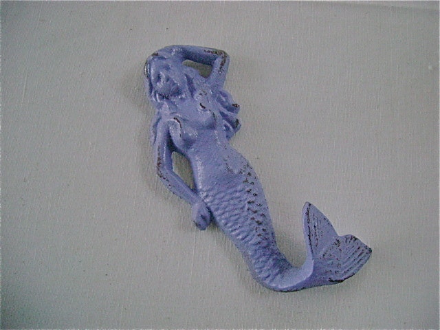 Pretty Little Mermaid, Hook/Hanger