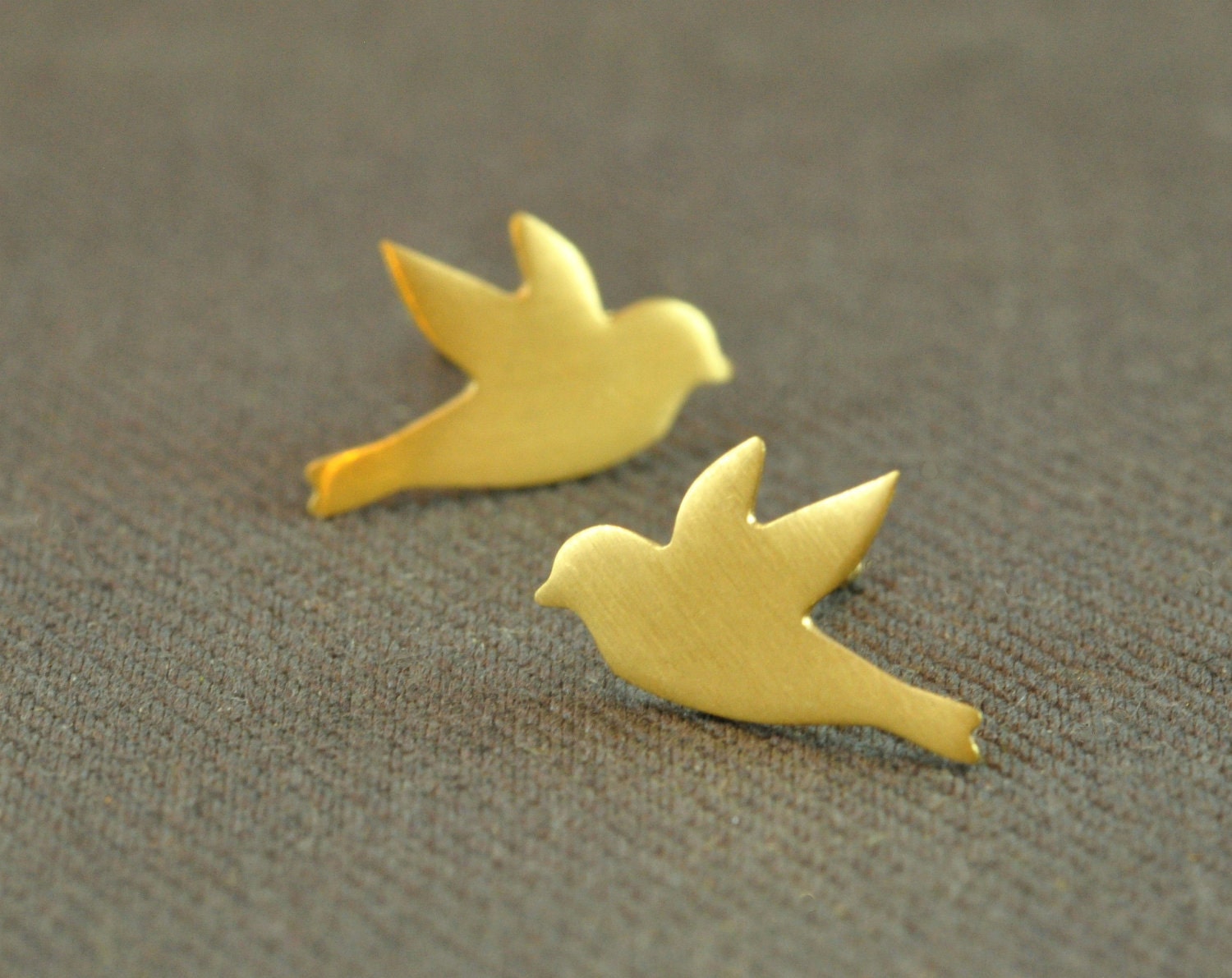 Bird stud earrings, gold earrings, bird post earrings, bird earrings, unique earrings, jewelry gift, earrings stud post,