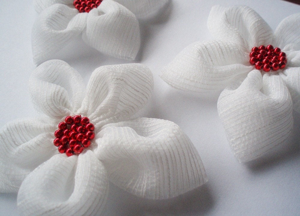 White Flowers Handmade Appliques Embellishments(3 pcs)