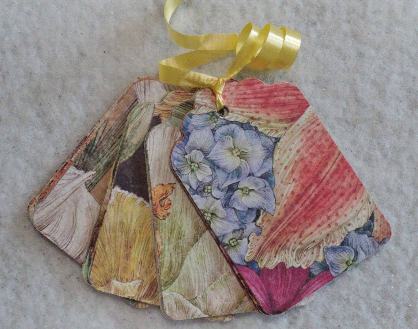 Gift Tags - Set of 24 - SUMMER FLORAL BOUQUET