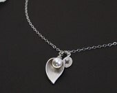 Silver Callas Lily Necklace. Bridesmaid Jewelry. Silver Flower necklace, Bridal Party. Wife Necklace