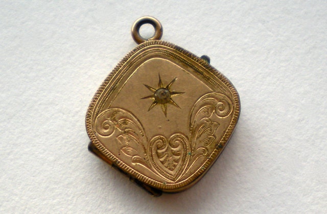 SALE Antique Victorian Rose Gold Starburst Locket