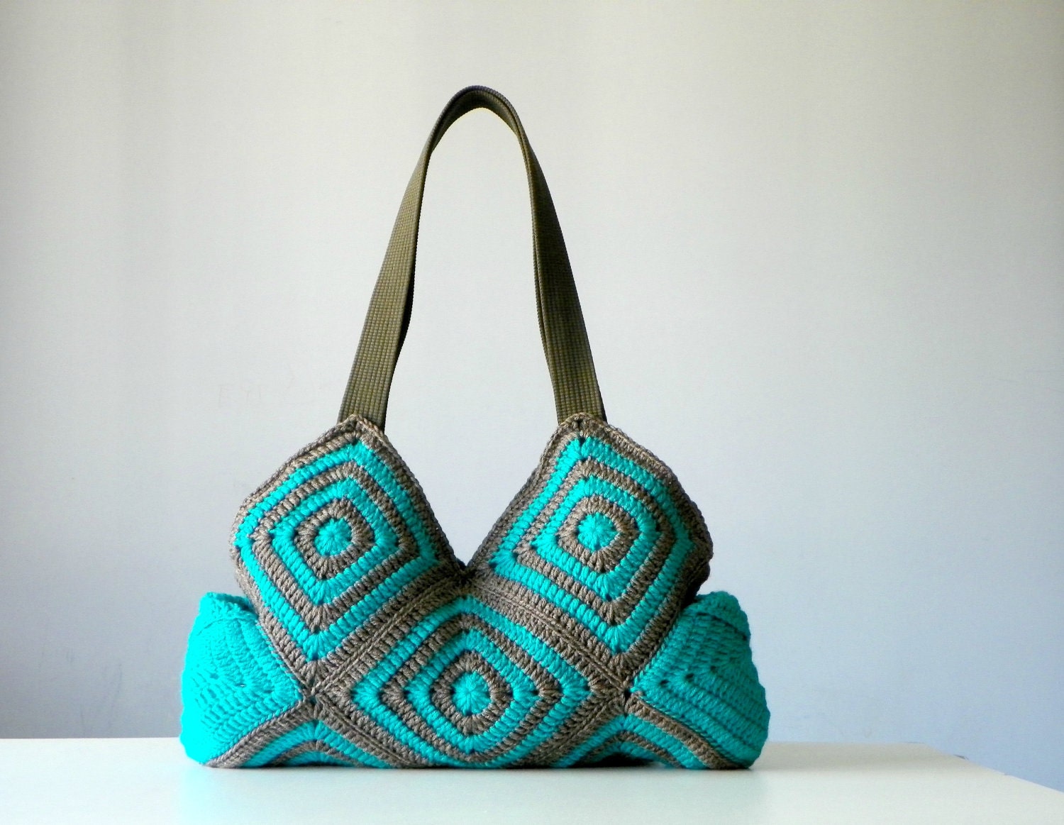 Crochet handbag, fall autumn fashion, Stripet granny square crochet Bag, New Four Season Crochet bag - Shoulder Bag, christmas gift idea