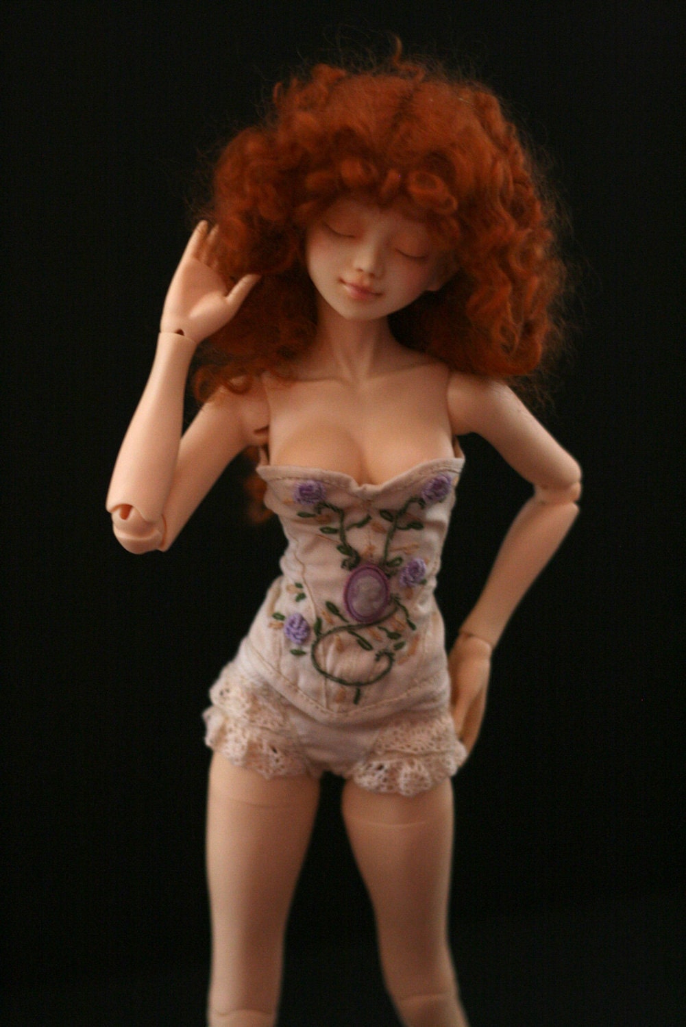 Hand embroidered corset & panties with cameo for slim MSD (purple)