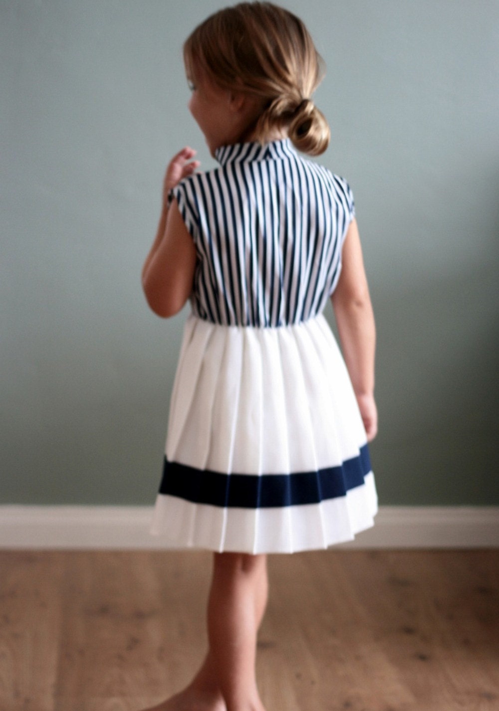 60s 4/5 little pleated Secretary DRESS