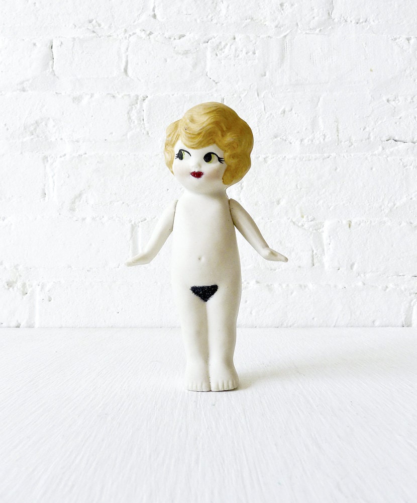 10% SALE - Little Miss Lady Burlesque - The Peekaboo Show Stopper Figurine
