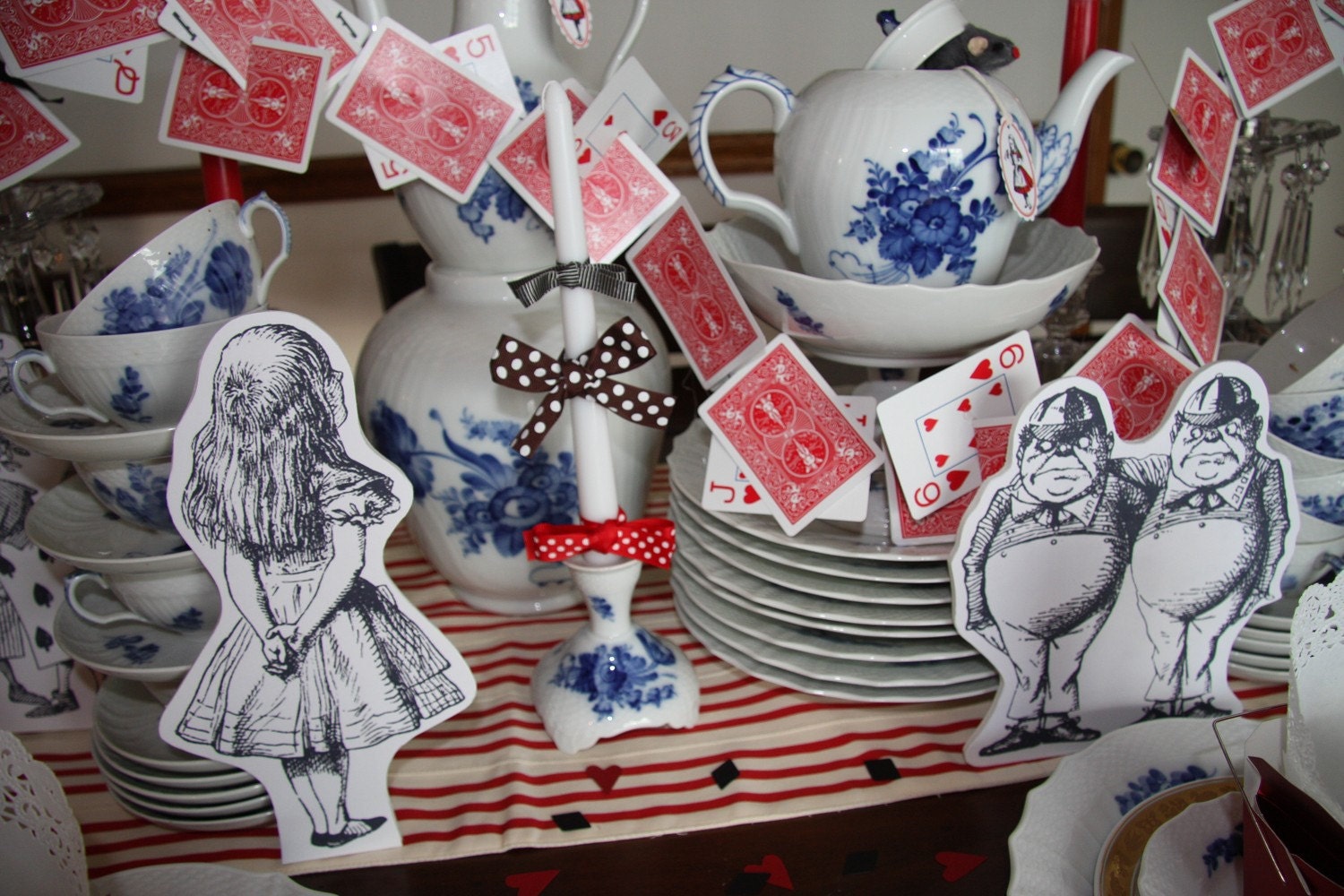 Alice and Wonderland Prop Characters - Party Decorations