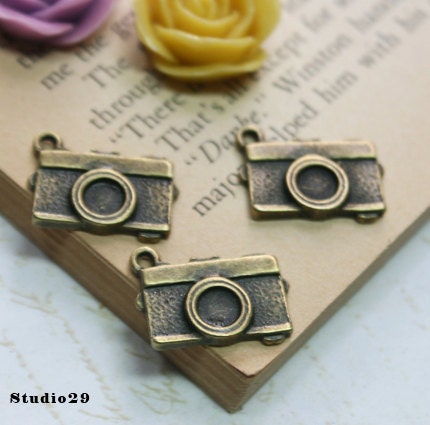Antique Bronze Camera Charms Pendants 18x13mm 10 qty
