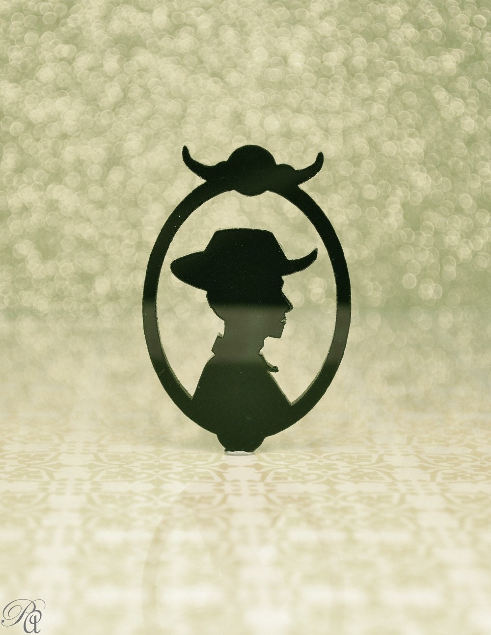 Brooch: Cowboy Cameo sillhouette black acrylic