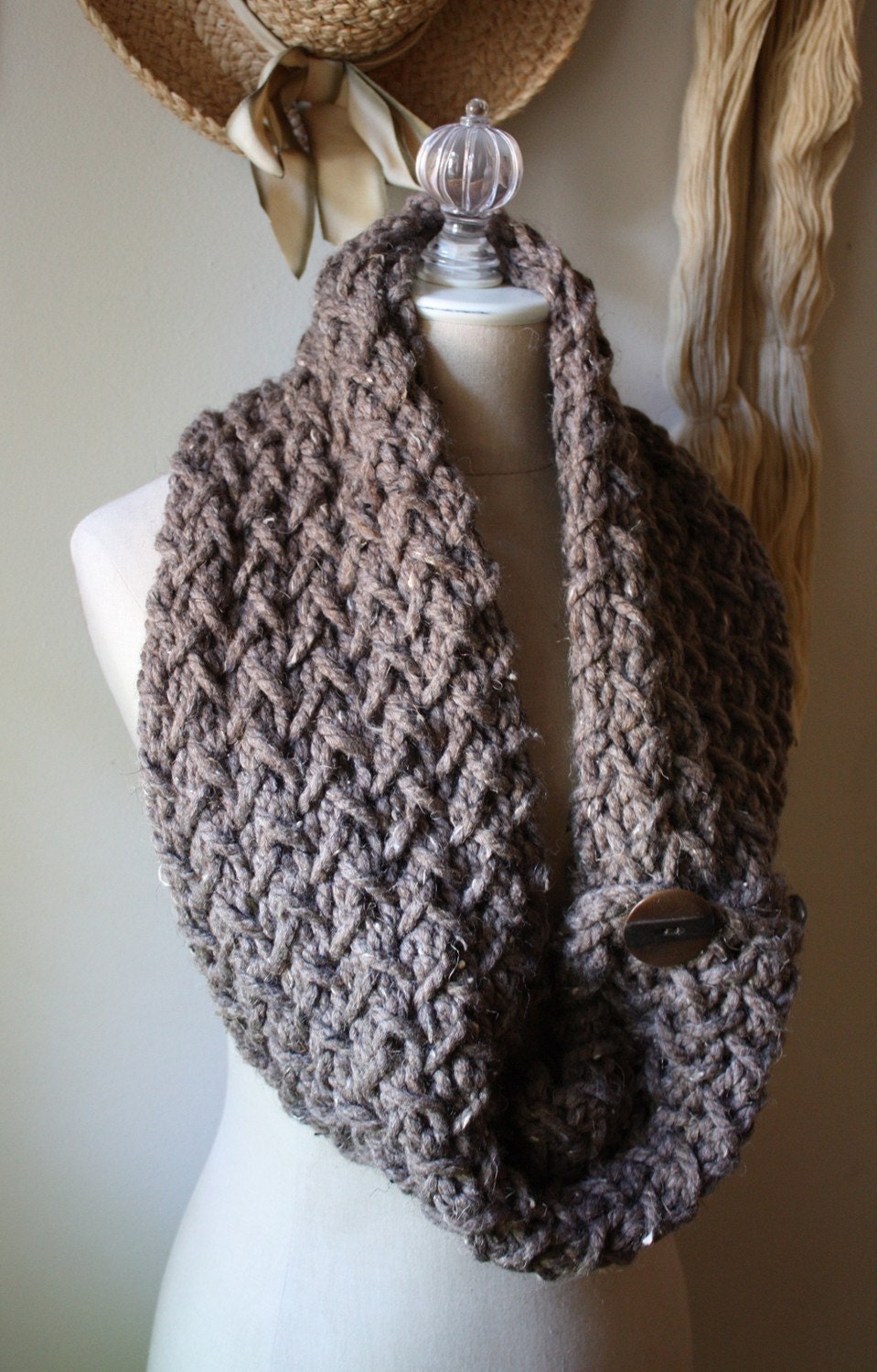 Knitting Pattern / Cowl Scarf / Embraceable / PDF DIGITAL DELIVERY