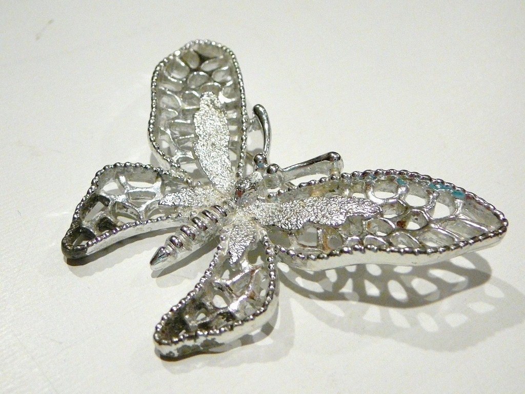 B3G1 Large Vintage Sarah Coventry Butterly Silvertone Brooch Pin
