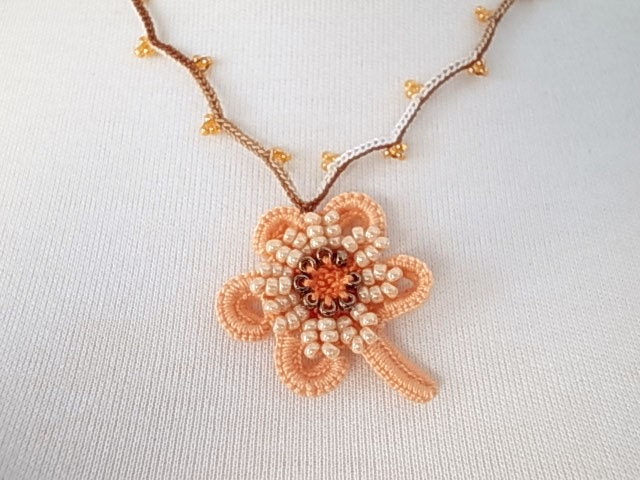 Irish Crochet Lace Jewelry (Daisy) Necklace