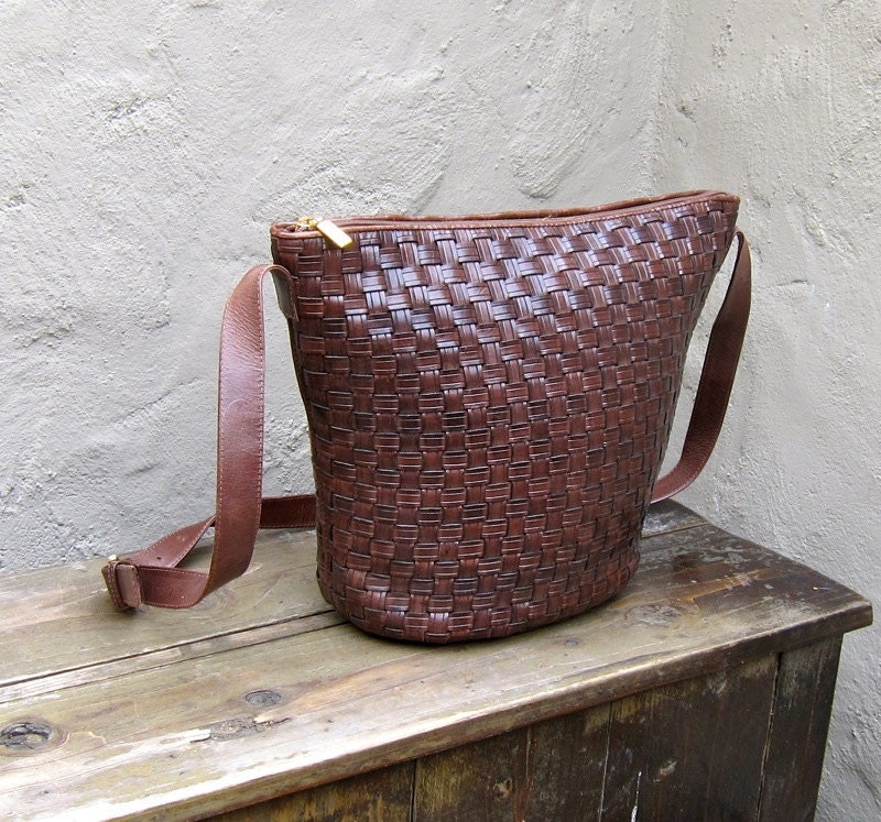 SALE Vintage Brown Woven Leather Cross Body Bucket Bag