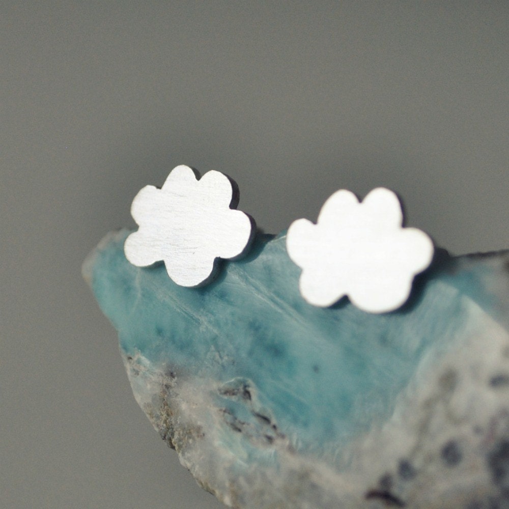 Happy Cloud Stud Earrings made of Sterling Silver