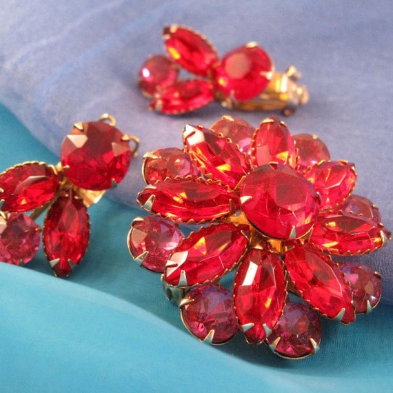 Red Rhinestone Brooch and Earring Set, Vintage Demi Parure