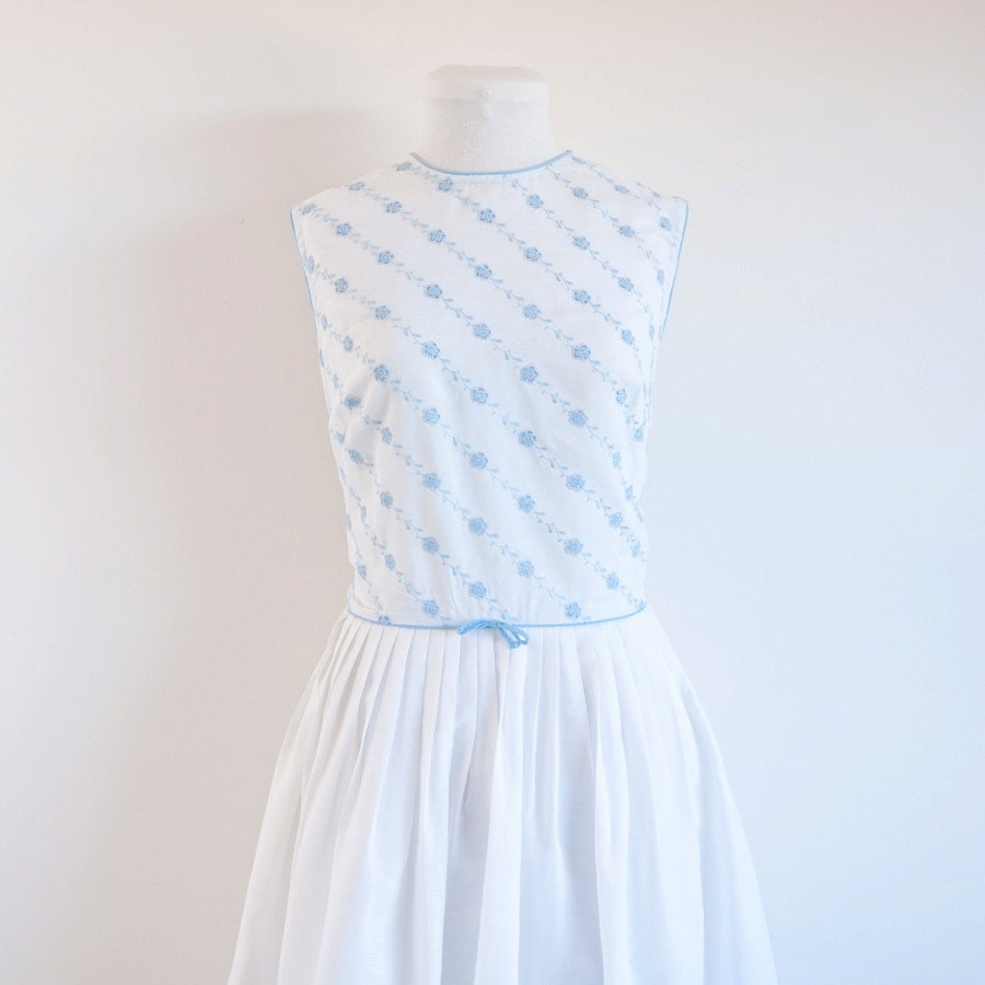 Vintage 1960s dress / white embroidered / 60s blue floral dress