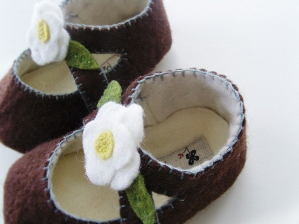 no 035 Lilly Baby Mary Janes PDF Pattern