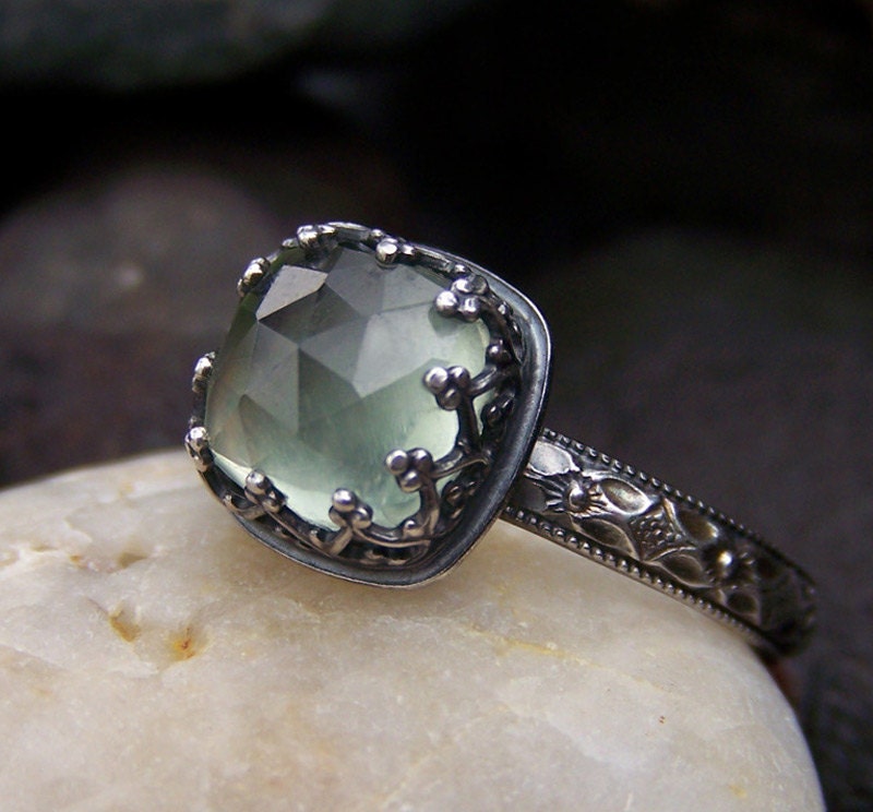 Elven Princess Ring - 8mm Rose Cut Prehnite in Heart Crown Bezel