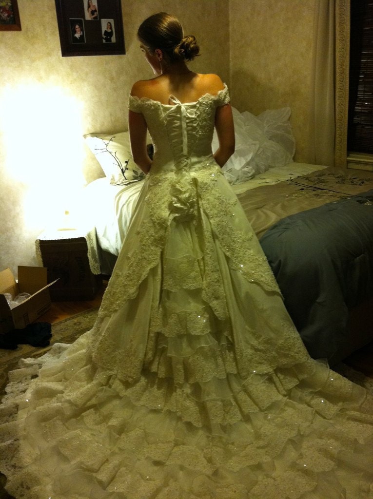 Rennaissance - Handmade Vintage Style Lace Bridal Gown