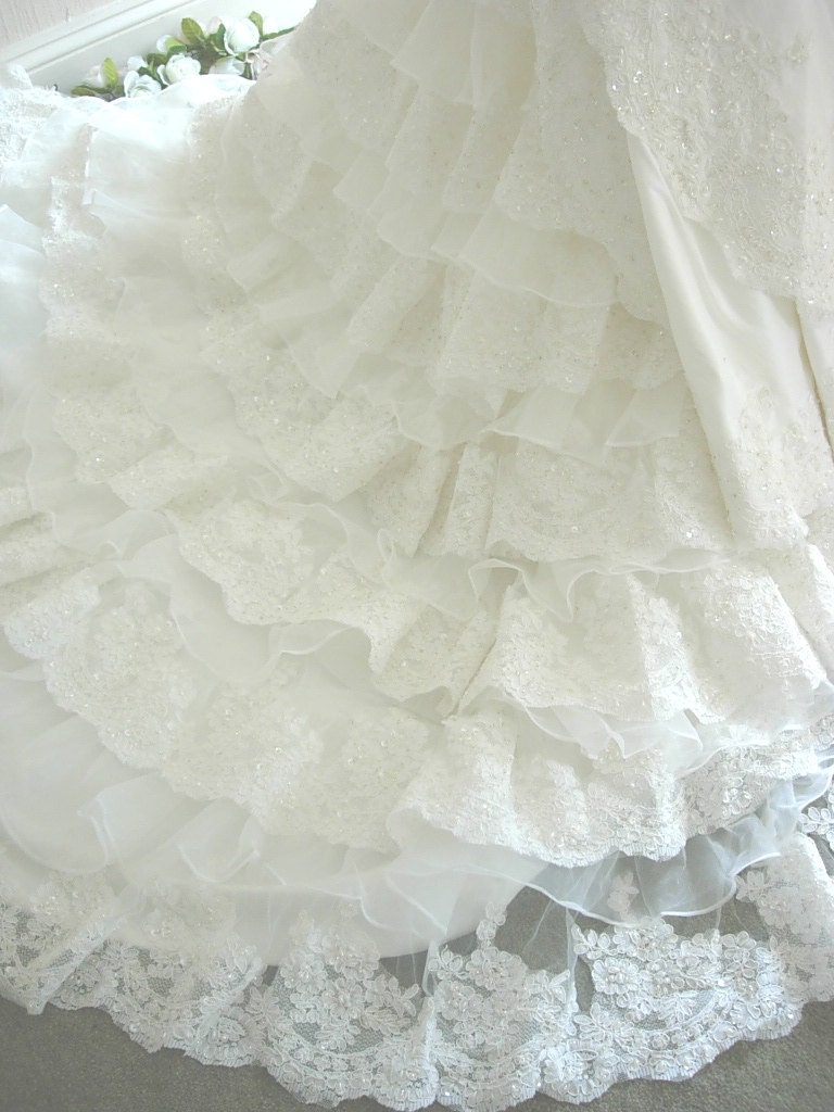 Rennaissance - Handmade Vintage Style Lace Bridal Gown