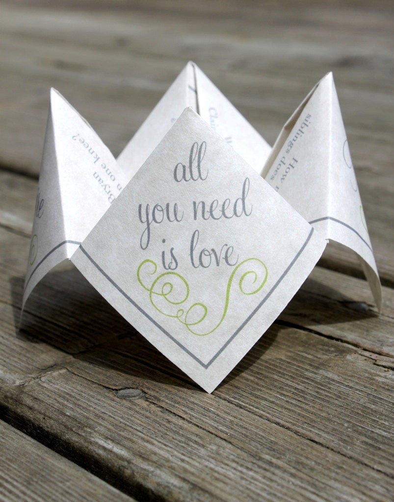 5 Sets of Questions - Wedding Cootie Catcher (PDF - PRINTABLE)