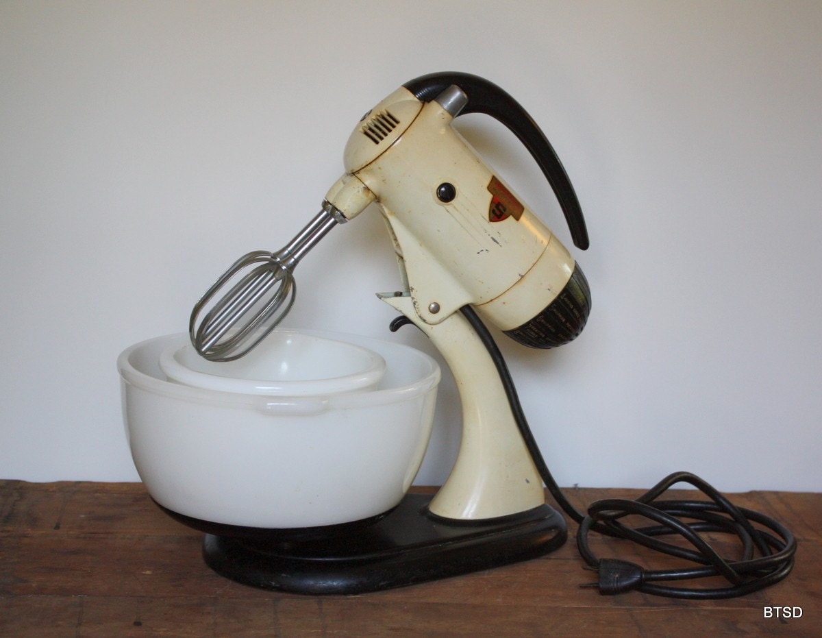 Vintage Industrial Stand Sunbeam MIXMASTER S Antique White mixer