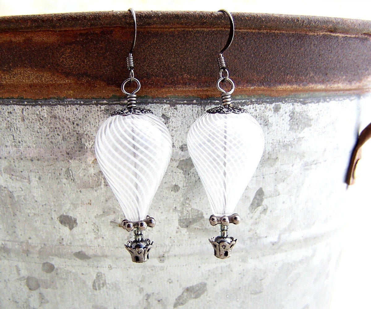 White Hot Air Balloon Earrings - Steampunk balloon earrings in blown glass and gunmetal  - Wedding Jewelry - Dangle earrings