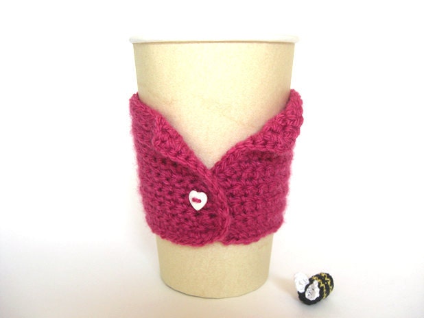 Crochet Cup Cozy Pink Jacket . Garden Tea Drinks Beverage Berry Coffee Hot Cold Travel Mug Raspberry Sleeve Eco Friendly Cozies
