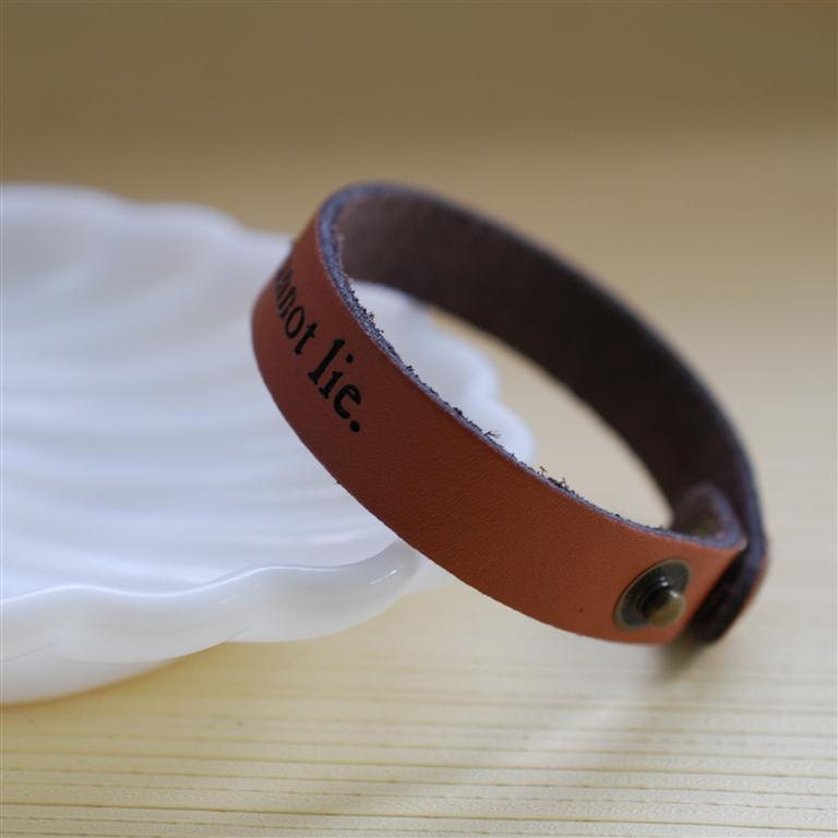 I like big books engraved 1/2" leather bracelet