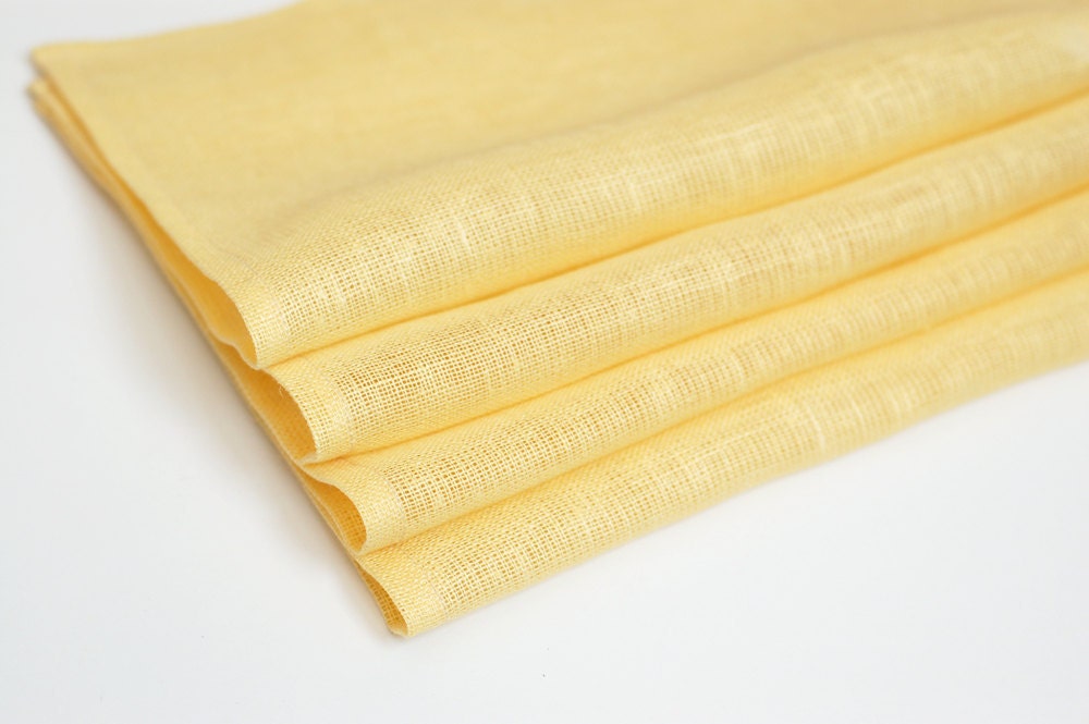 Light yellow linen napkins, set of 4