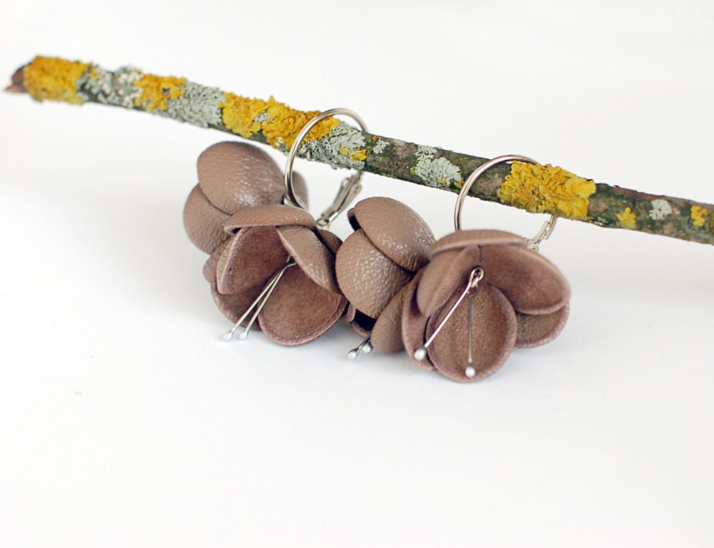 Boho style leather earrings in latte brown