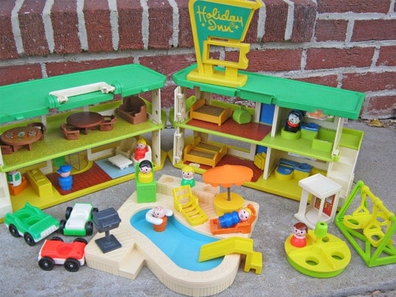 Vintage Fisher Price/Playskool Holiday Inn Family Vacation Giant Play Set
