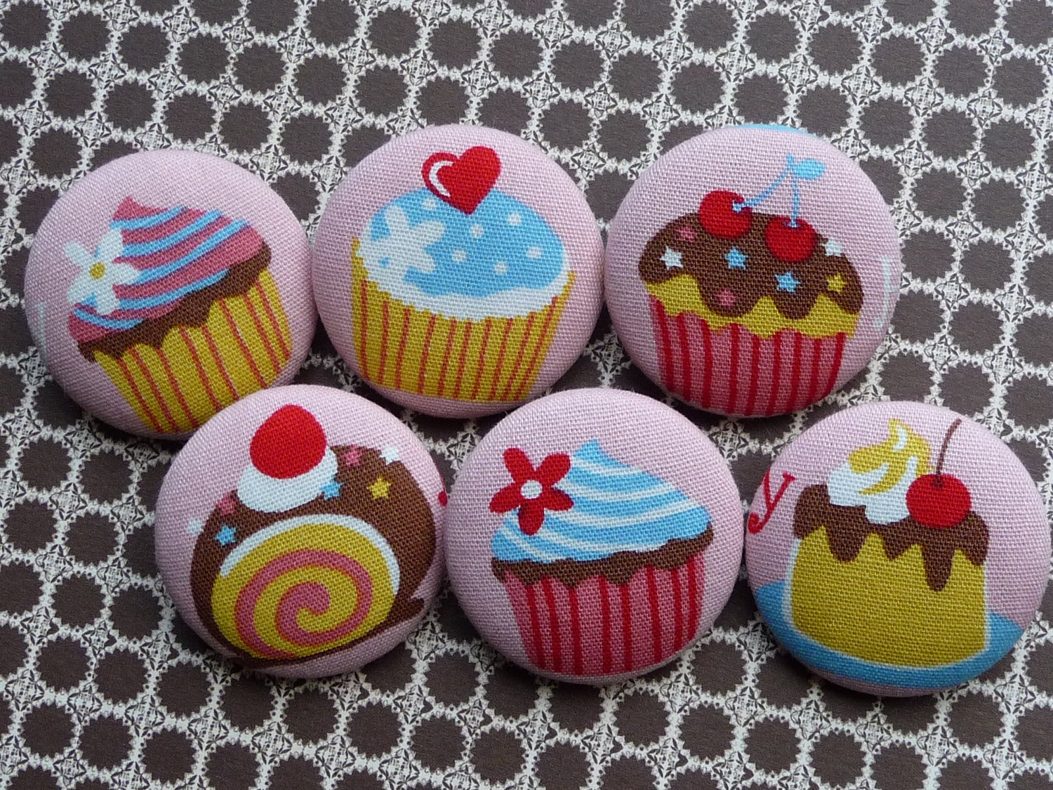 U pick 3 yummy cupcakes muffins big fabric covered buttons XL 38mm 1 1/2 inches