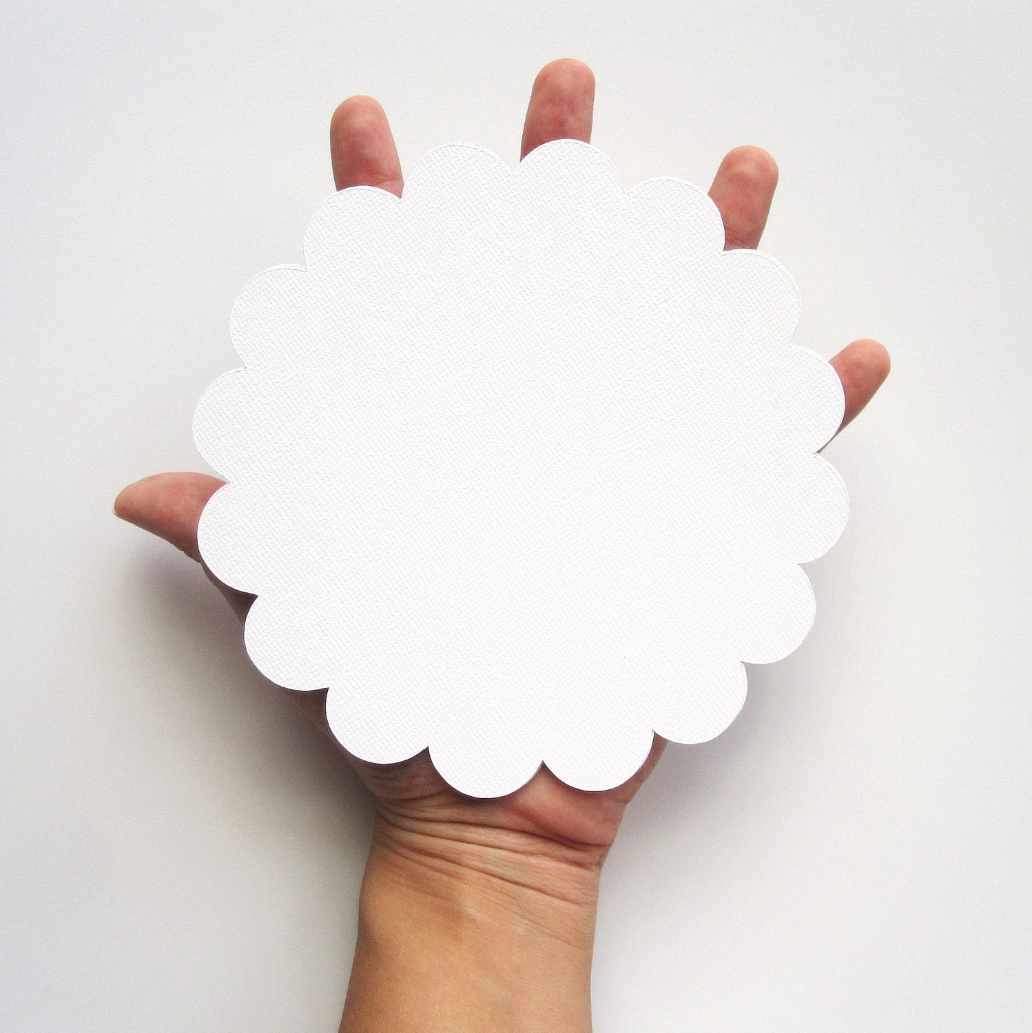 16 white scalloped circles (5.0 inches) Textured Cardstock A91