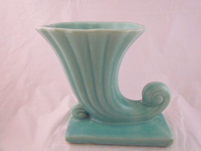 Dating mccoy pottery