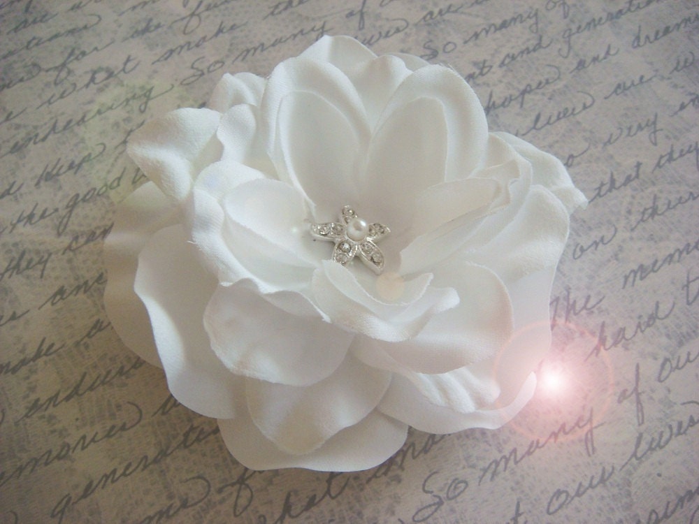 Starfish Bridal Hair Flower / pure white bridal flower hair clip / beach destination bride / rhinestone flower pearl flower