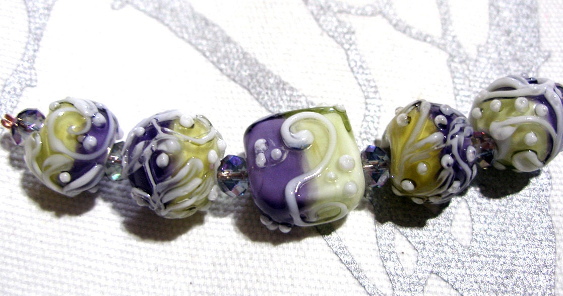 TRELLIS SWIRLS, Lavender Mint  - HandMade LampWork Glass Beads  By Kathleen Robinson-Young (set of 5beads)
