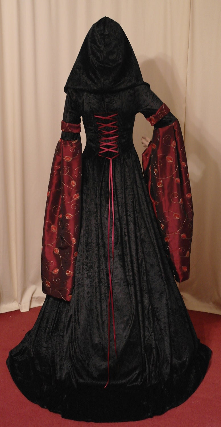 medieval renaissance VAMPIRE HALLOWEEN wedding handfasting dress custom made