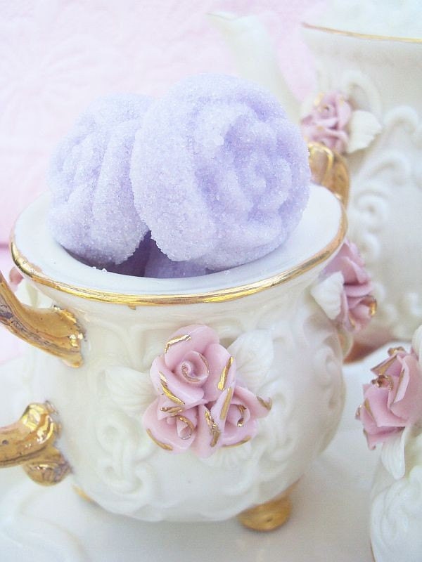 Lovely Lavender Sugar Roses ...Sucre Moule...just the touch for your Tea or Coffee or as Cupcake Toppers or Cake Decor