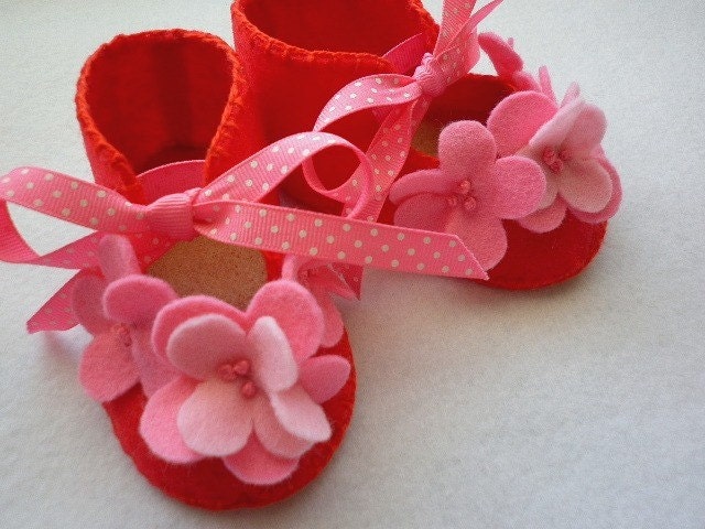 Handmade baby girl booties, size 3M - 6 Mths, OOAK, ready to ship.