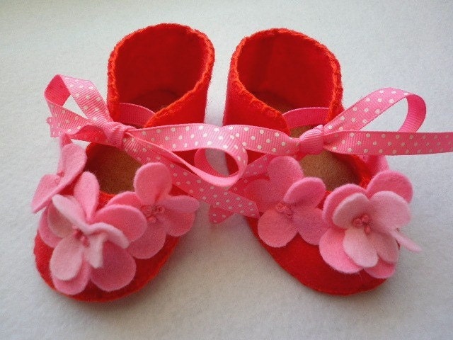 Handmade baby girl booties, size 3M - 6 Mths, OOAK, ready to ship.