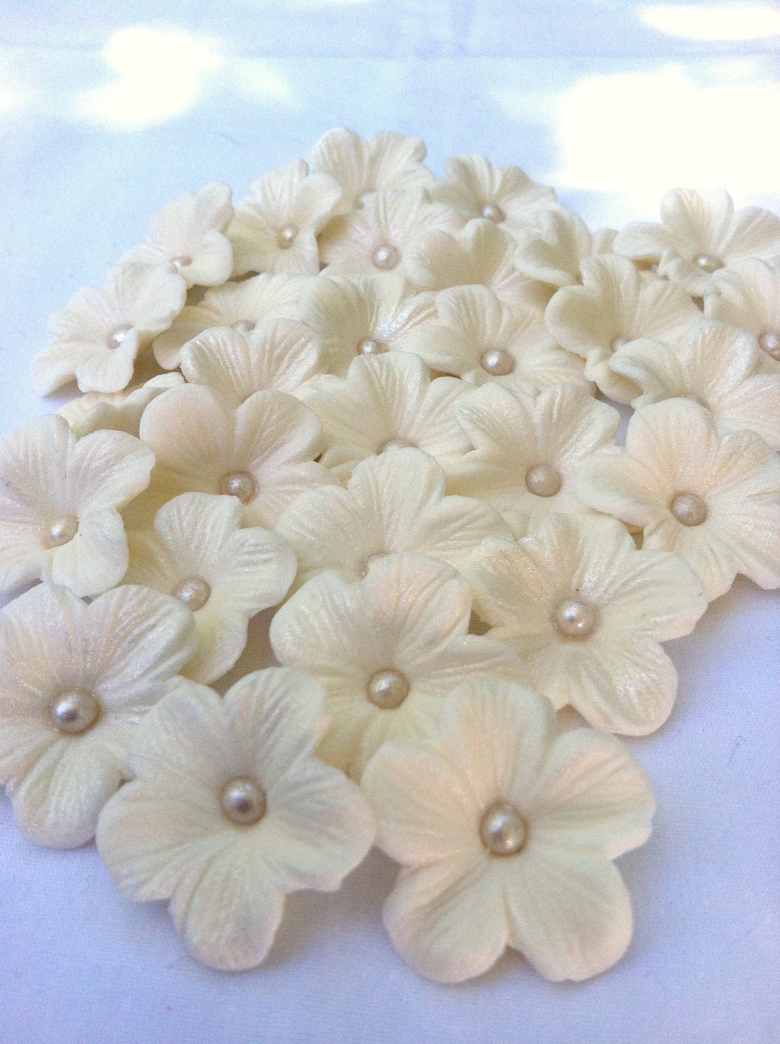 GUMPASTE Cake Decorations WHITE Gum Paste Blossoms by ...